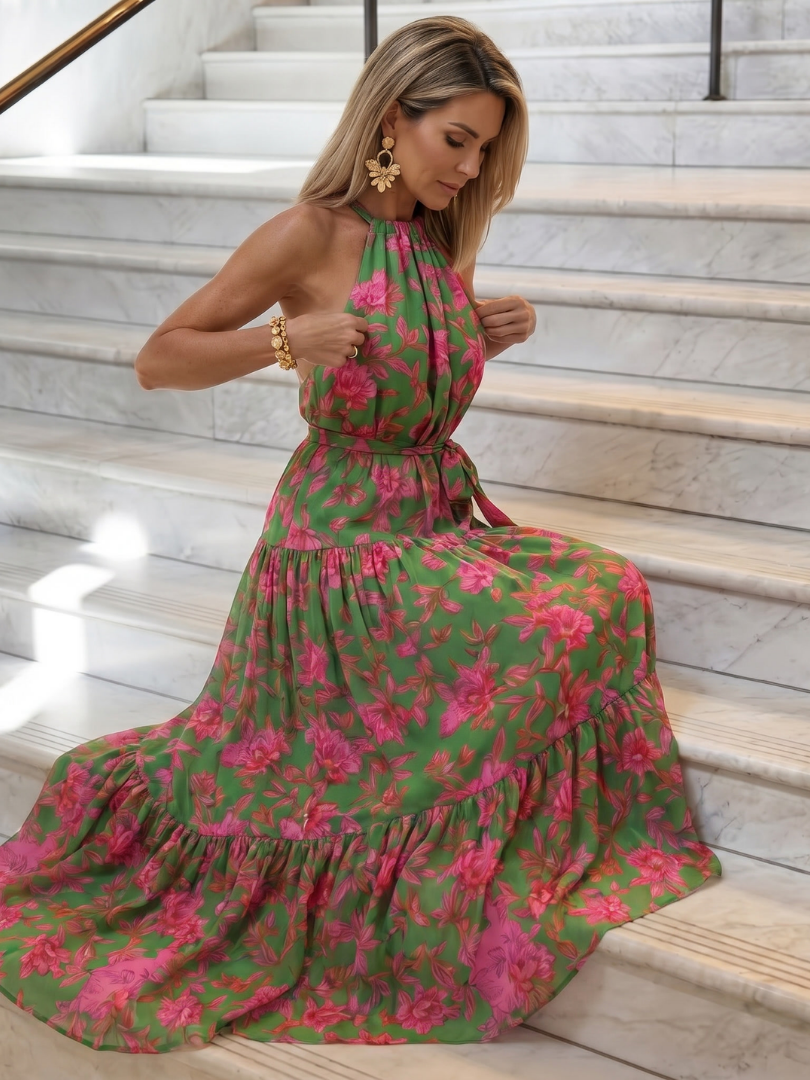 Rosa | Midi kjole med drapering og halterneck
