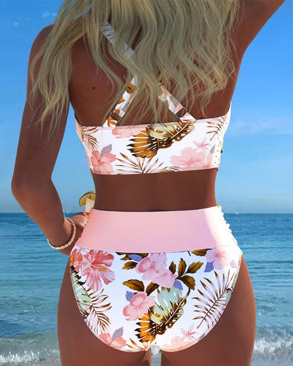 Bikini med kontrasterende blomsterprint og splitt