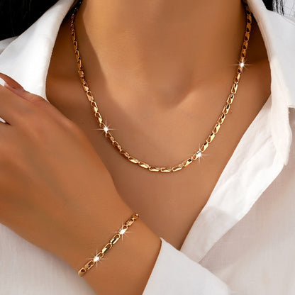 Elegant 18k Gull Halskjede og Armbånd Sett