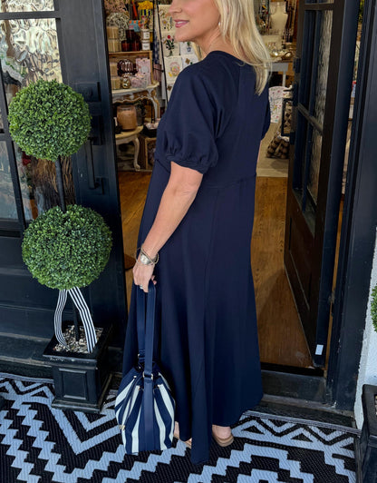 ODETTE | Puff-Erme Maxi for Flatterende Eleganse og Komfort