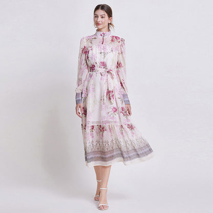ZEHLIA – ELEGANT BLOMSTRET CHIFFONKJOLLE