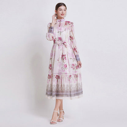 ZEHLIA – ELEGANT BLOMSTRET CHIFFONKJOLLE
