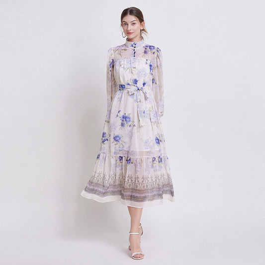 ZEHLIA – ELEGANT BLOMSTRET CHIFFONKJOLLE