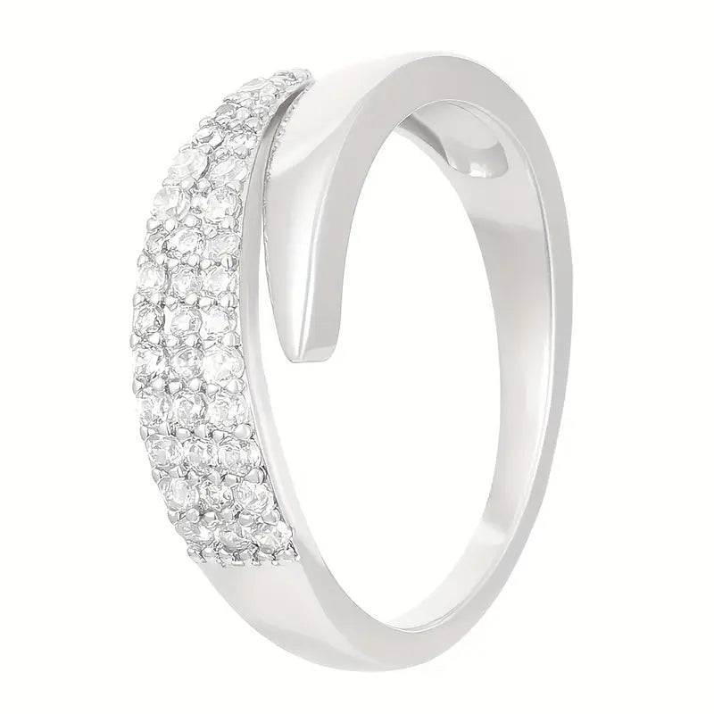 Elegant Ring med Glitrende Steiner
(1+1 Gratis)