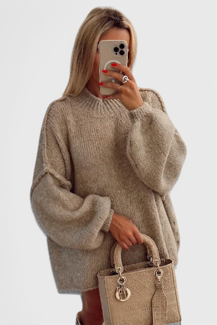 Cassia | Oversized Genser i Strikket Materiale med Ballongerm