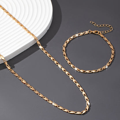 Elegant 18k Gull Halskjede og Armbånd Sett