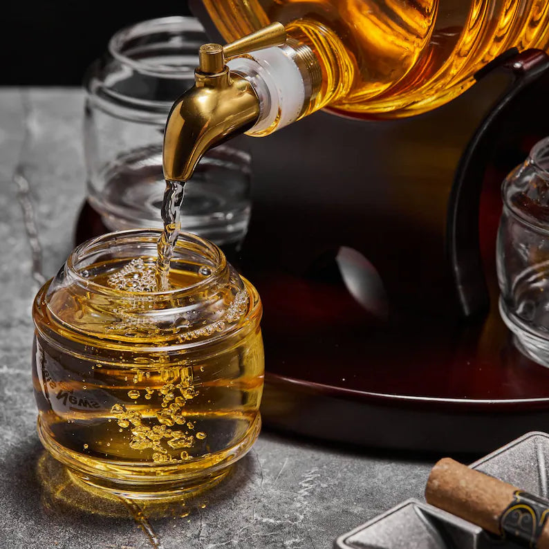 Whiskeyflaske - Fatsettutgave med glass